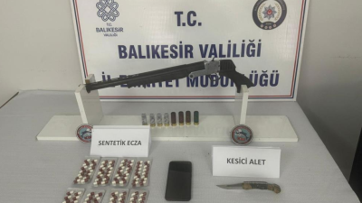 Balıkesir’de polis ekiplerinin düzenlediği operasyonda 112 adet sentetik ecza hap