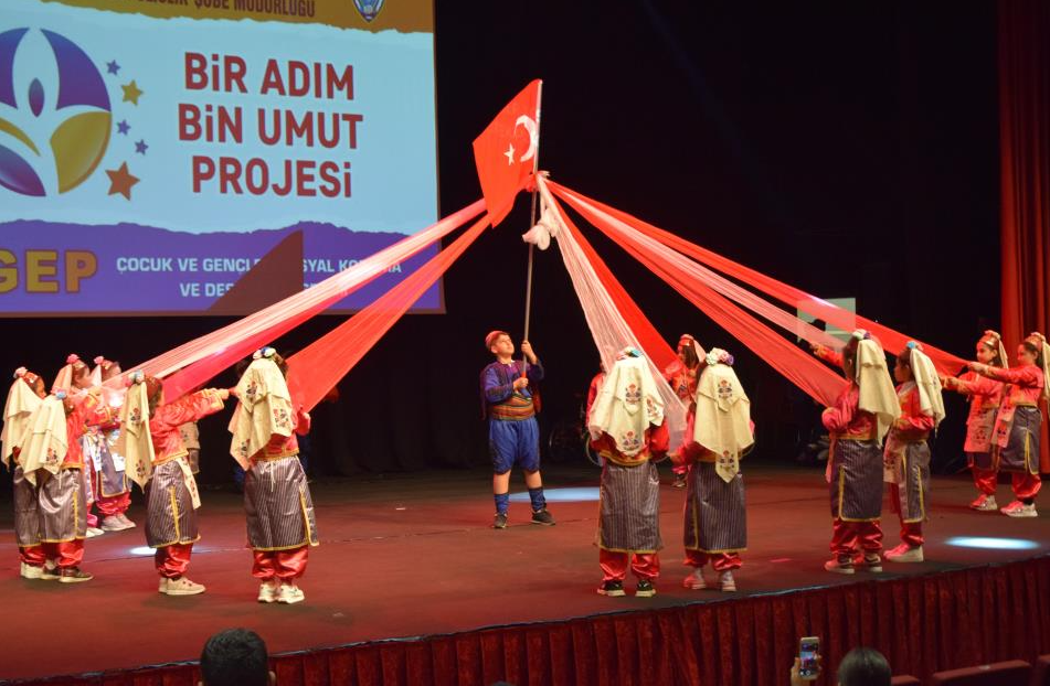 Balıkesir İl Emniyet Müdürlüğü koordinesinde Bir Adım Bin Umut projesi