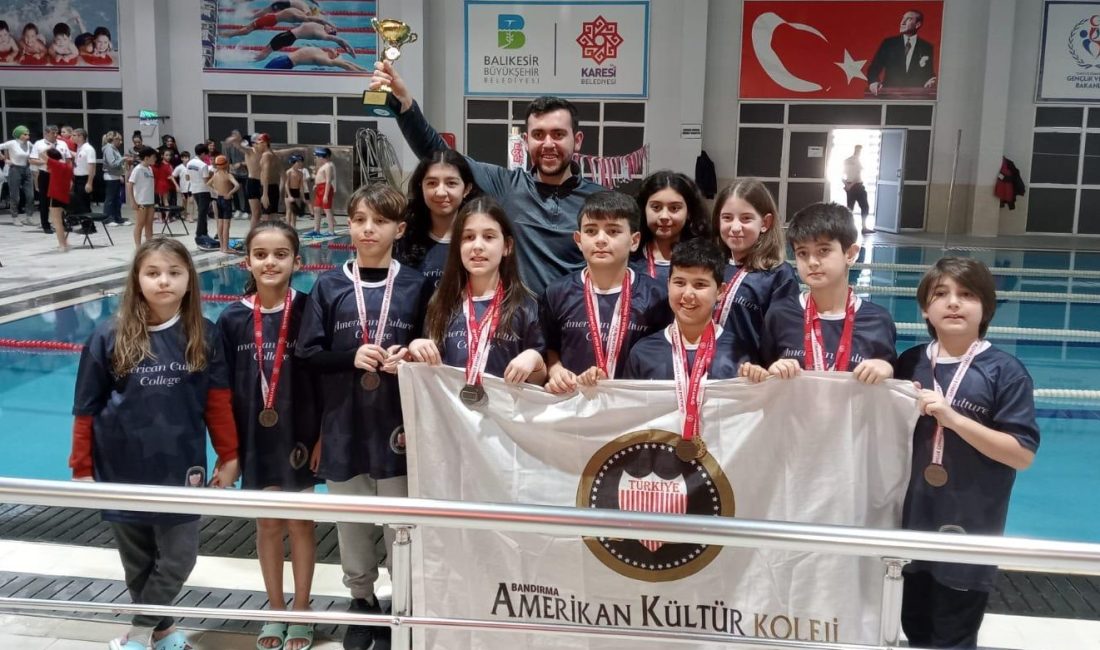 Bandırma Amerikan Kültür yüzücülerinden gurur tablosu Bandırma Amerikan Kültür Koleji’nin minik yüzücüleri Balıkesir’de düzenlenen turnuvada 30