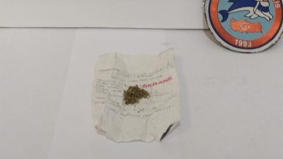 Bandırma İhsaniye Mahallesi’nde yapılan uygulamalarda esrar maddesi kullandığı tespit edilen