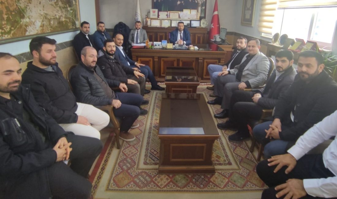 Bandırma’da Müftülük personeline eğitim Bandırma Müftülüğü tarafından düzenlenen hizmet içi eğitimlere katılan personellere belge