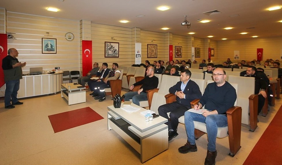 Bandırma’da “Orman Yangın Gönüllüsü” eğitimi Balıkesir Orman Bölge Müdürlüğü tarafından Bandırma’da “Orman Yangın Gönüllüsü” eğitimi