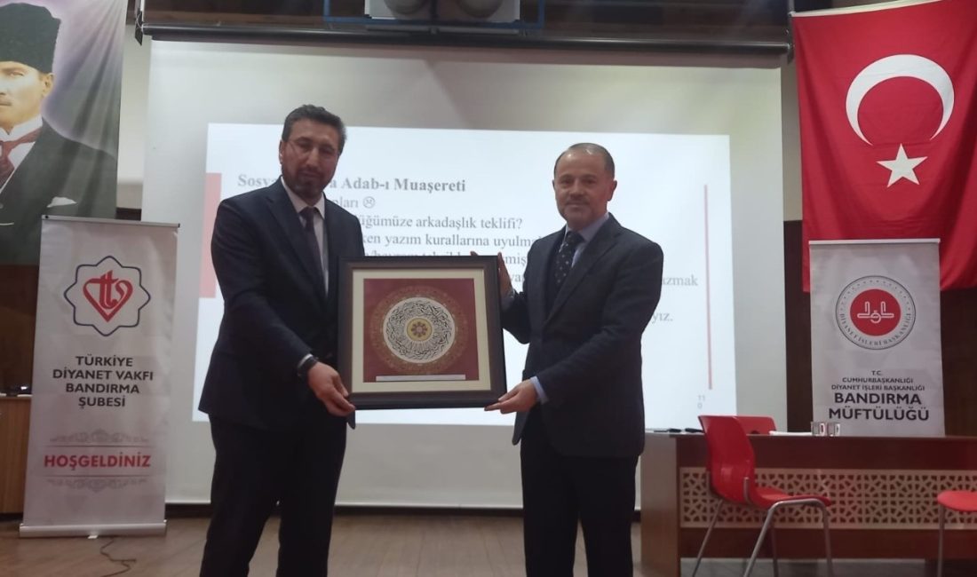 Bandırma’da müftülük personeli seminerde buluştu Bandırma Müftülüğü’nün şubat ayı personel toplantısında “Toplumsal Yaşamda Nezaket Sanatı”