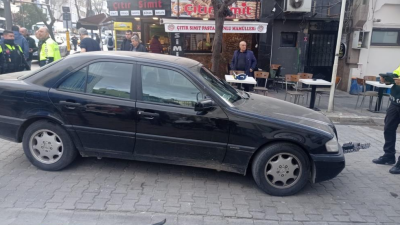 Bandırma’da meydana gelen trafik kazasında motosiklet üstündeki 2 kişi yaralandı.Bandırma’da,