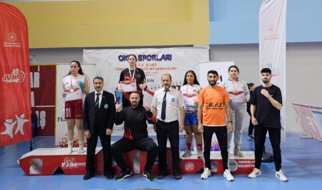 Bandırmalı boksör şampiyonluk ile döndü Balıkesirli sporcular, Mersin’de düzenlenen Kick Boks Şampiyonası’ndan 1 altın ve