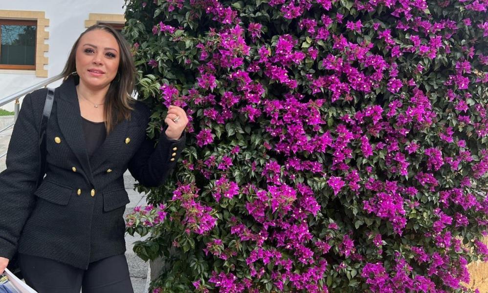 Bitkilerin Profesörü, orkidenin faydalarını anlattı Bitkilerin Profesörü Aysun Bay Karabulut, orkide bitkisinin karbon temizleme aktivitesi