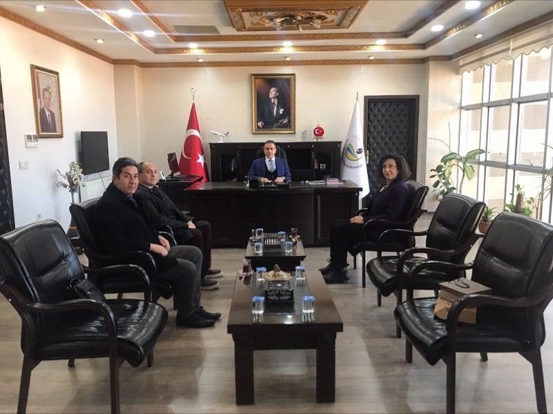 Burhaniye de Kaymakam Memiş’e Vergi Haftası ziyareti Burhaniye’de, Vergi Haftası nedeniyle Burhaniye Vergi Dairesi Müdür Vekili Elif