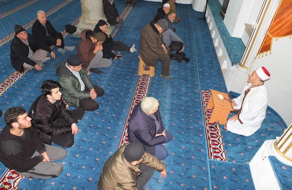 Burhaniye’de, Müftülüğün başlattığı Sabah Namazı Buluşmaları devam ederken, bu haftaki