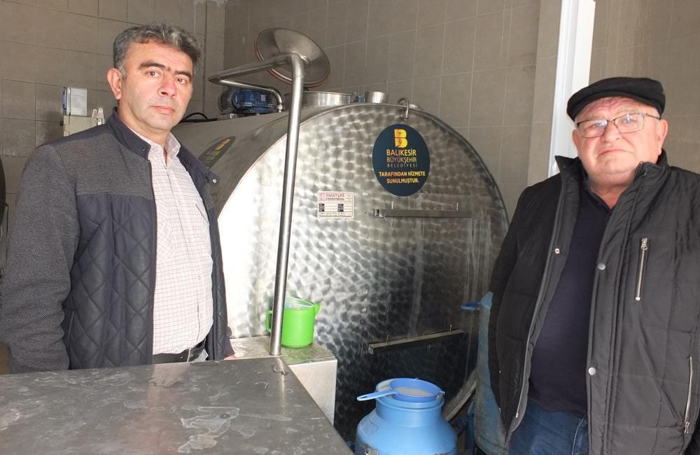 Burhaniye’de, Balıkesir Büyükşehir Belediyesi, Börezli Tarımsal Kalkınma Kooperatifine süt soğutma