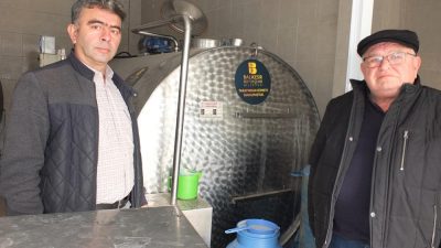 Burhaniye’de, Balıkesir Büyükşehir Belediyesi, Börezli Tarımsal Kalkınma Kooperatifine süt soğutma