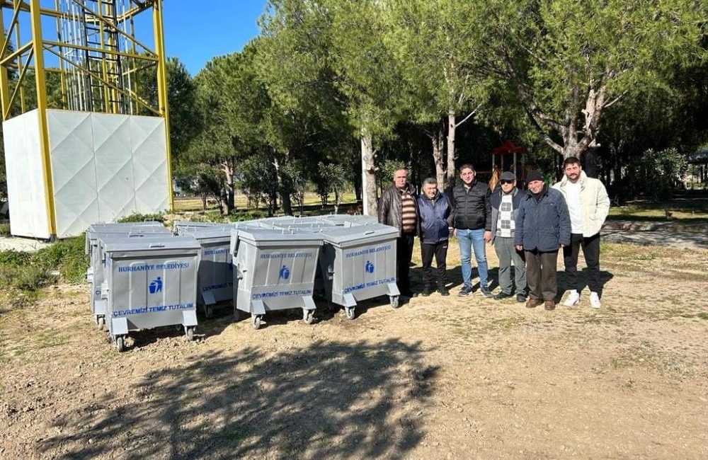 Burhaniye’de Konteynerler yenileniyor Burhaniye Belediyesi Temizlik İşleri Müdürlüğü “Daha Temiz Bir Burhaniye” sloganı
