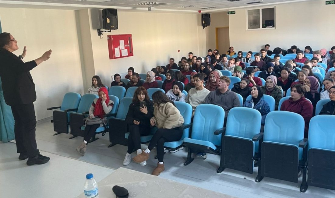 Burhaniye’de gençler, kadına ve flört şiddetine karşı bilgilendirildi Burhaniye’de kadına şiddetin önüne geçilmesi amacıyla hayata geçirilen proje kapsamında