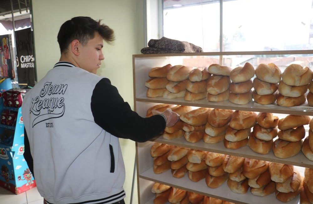 Mezar yerlerinin bedava olduğu Sivas’ta ekmek ise birçok büfede 5