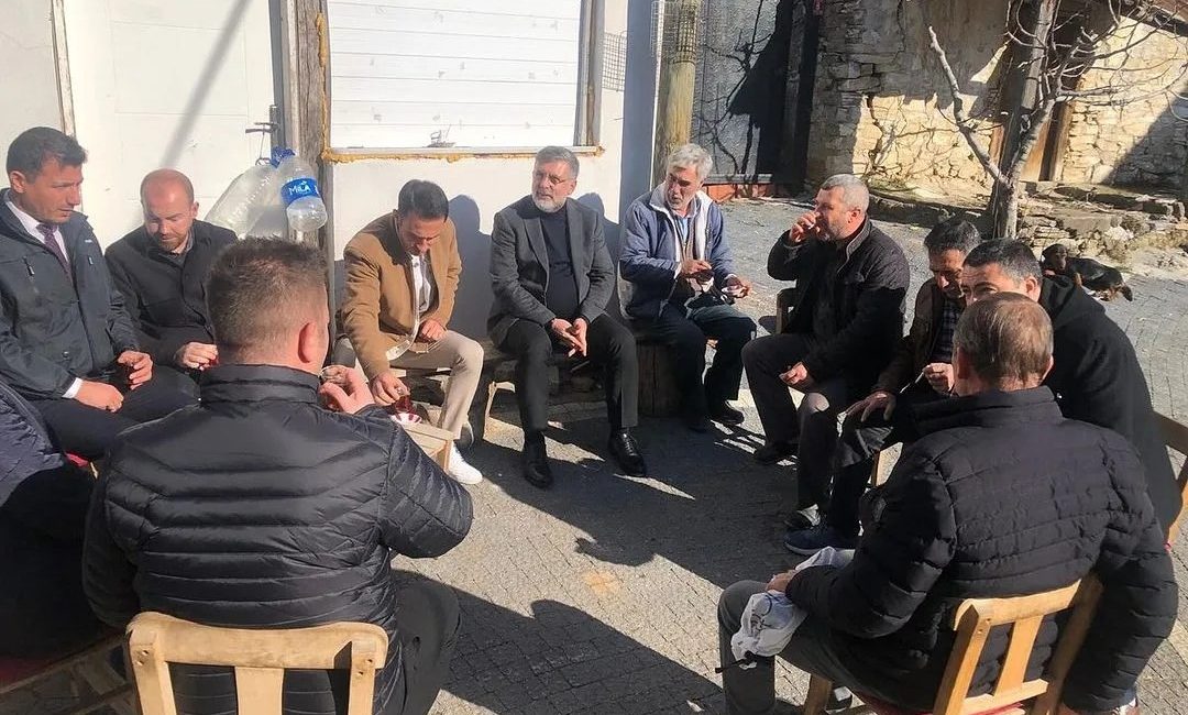 Kepsut Belediye Başkanı, kırsal mahalleleri ziyaret ederek vatandaşlarla yapılan çalışmalar