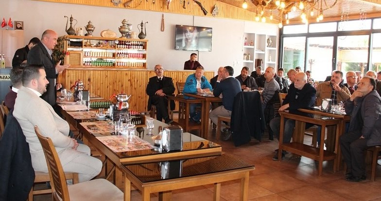 Gün: “Davamız da, sevdamız da Erdek” AK Parti Erdek Belediye Başkan Adayı Turan Gün, Erdekli muhtarlar