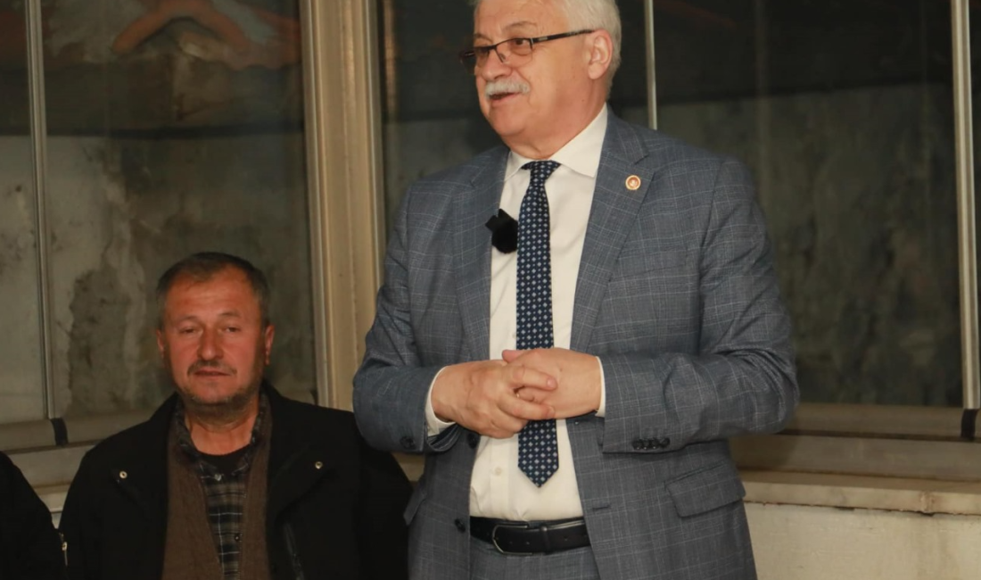 Deveciler, vatandaşlarla 5 yılı değerlendirdi Yerel seçimlerden önce saha çalışmalarına hız kazandıran Deveciler, vatandaşlarla buluşmasında