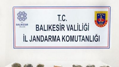 Balıkesir’in 2 ilçesinde uyuşturucu kaçakçılarına yönelik yapılan operasyon sonucunda 4