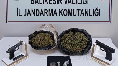 Edremit’te jandarma tarafından yapılan operasyonda 2 bin 300 gram kubar