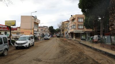 Edremit Zeytinli Köy Meydanı ve bağlantılı sokaklarda yapılan çalışmalarda belediye