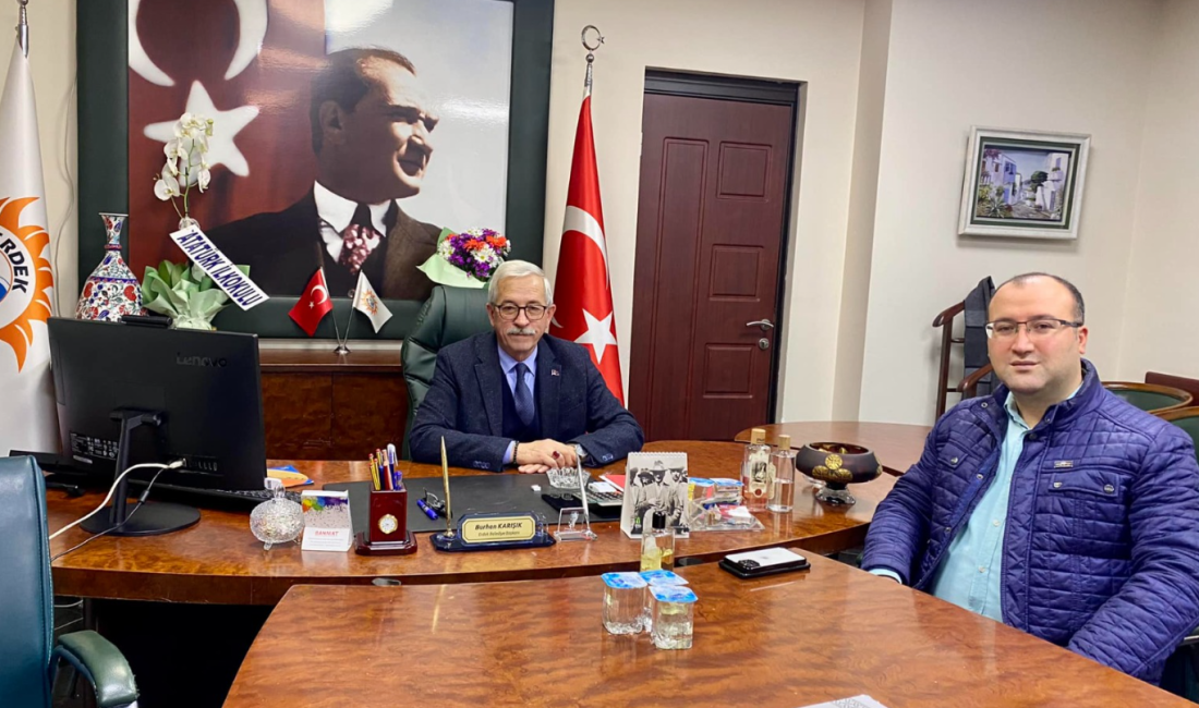 Erdek İş Bankası Müdürü’nden Başkan Karışık’a ziyaret Erdek İş Bankası Şube Müdürlüğüne atanan Müdür Basri Cesur, Erdek