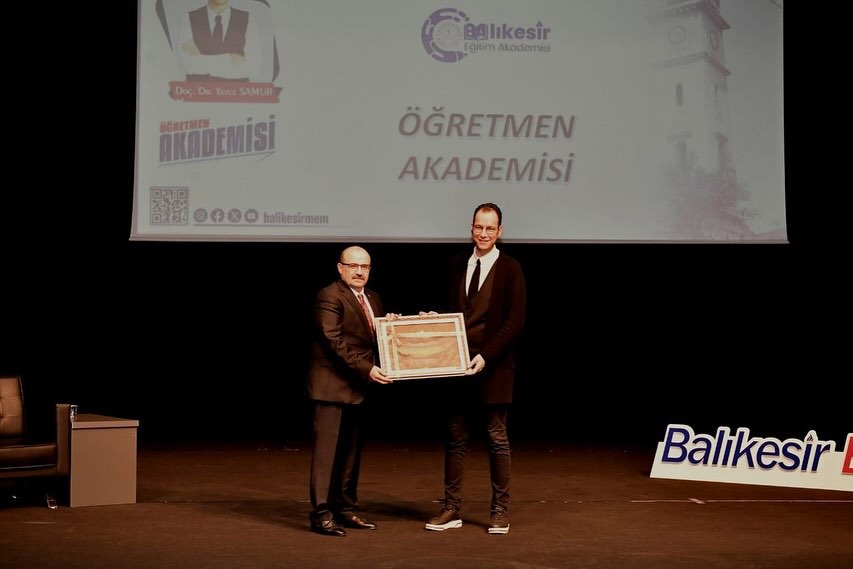 Balıkesir’de gerçekleştirilen “Oyun Dostu Öğretmen ve Oyun Dostu Okul” seminerinde