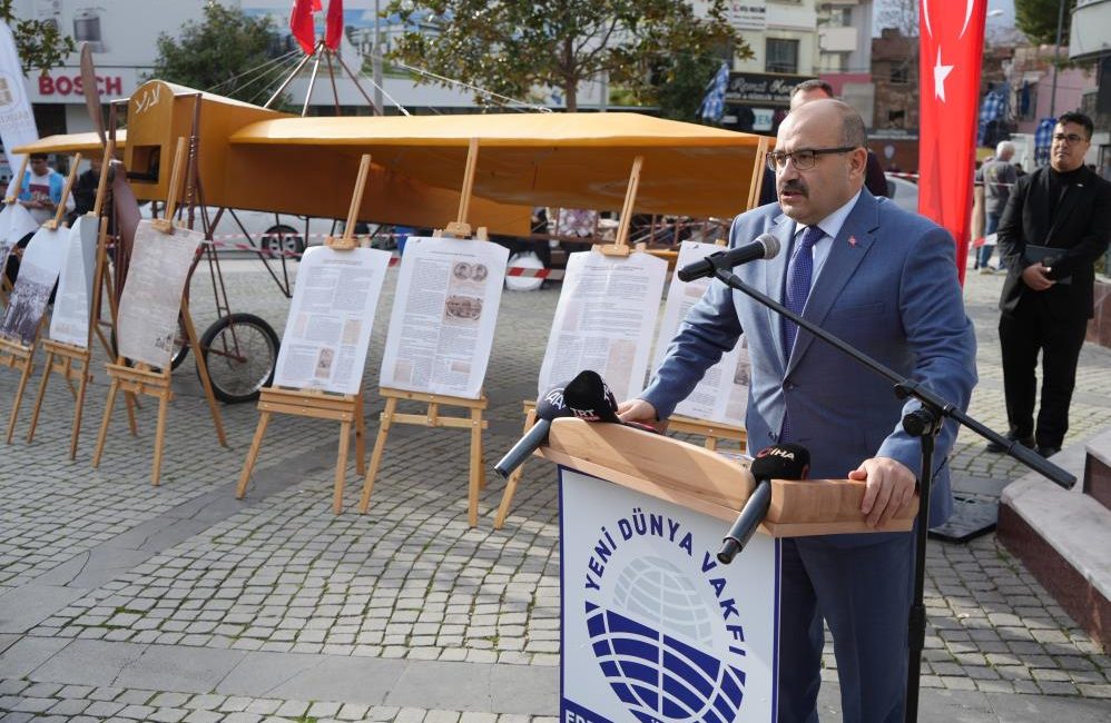 Türk havacılık tarihinin ilk kıtalar arası uçuşunu tamamlayan Edremit Tayyaresi’nin
