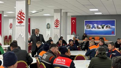 Balya Belediye Başkanı, belediye personelleriyle bir araya gelerek 5 yıldır
