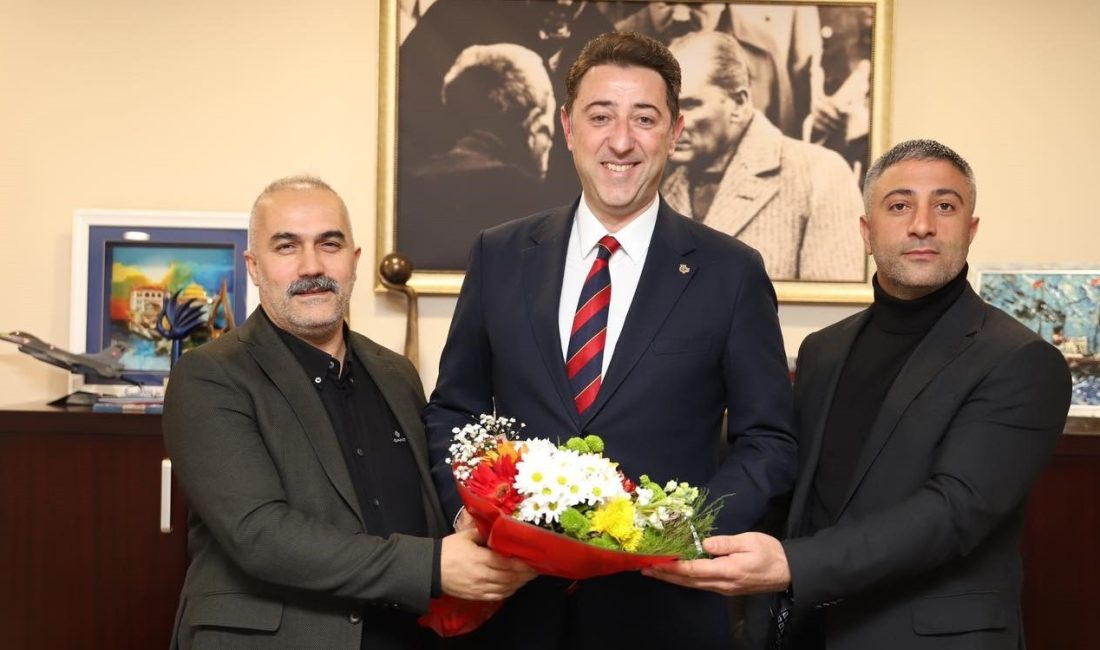 Gelecek Partisi’nden Başkan Tosun’a ziyaret Bandırma Belediye Başkanı Av. Tolga Tosun, Gelecek Partisi Bandırma Belediye