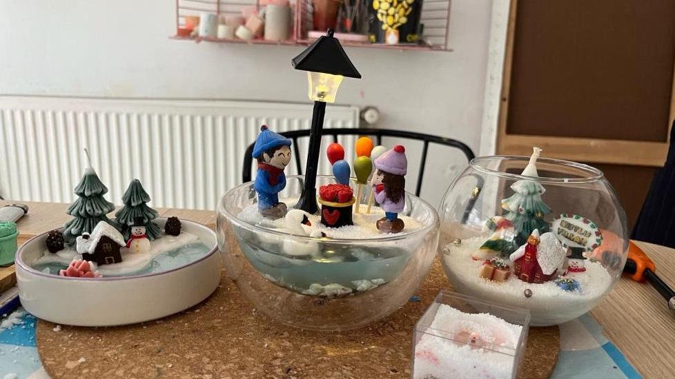 Bolu’da 26 yaşındaki girişimci Merve Karakaya, hobi olarak başladığı mum