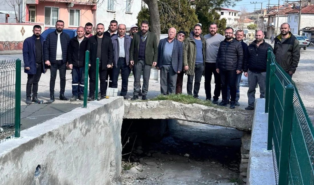 Gölcük’te dere ıslahı çalışmaları sürüyor Sındırgı Belediye Başkanı Yavaş, Gölcük Mahallesi’nde çalışmaları devam eden dere