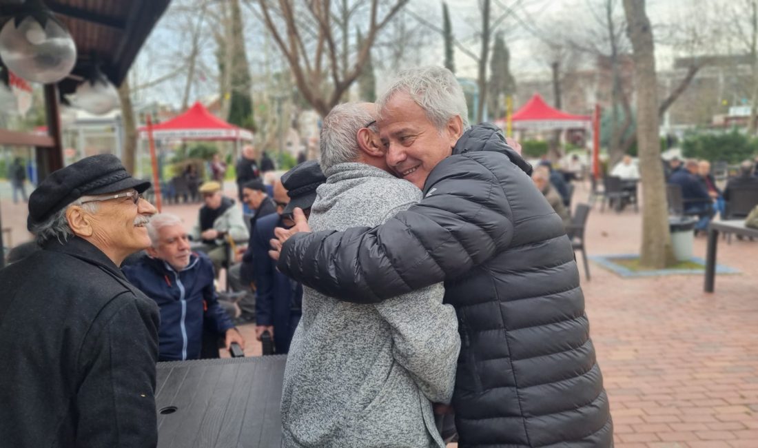 Güney, Susurluk Atatürk Parkı’nda Susurluk Belediye Başkanı Nurettin Güney, Susurluk Atatürk Parkı’nda vatandaşlar ile
