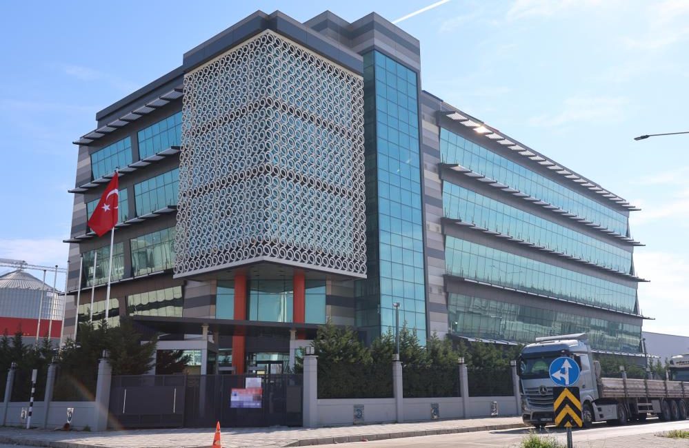 İzmir’in Çiğli ilçesinde ponzi sisteminde olduğu gibi yüksek getiri vaadiyle