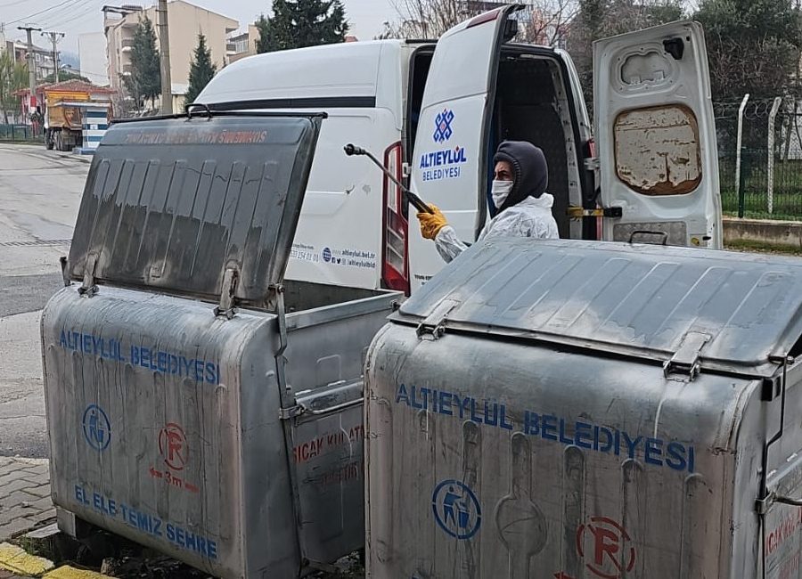 Altıeylül sokakları temizlendi Altıeylül’de belediye ekipleri tarafından sağlıklı bir yaşam kazandırılması amacıyla ilçe