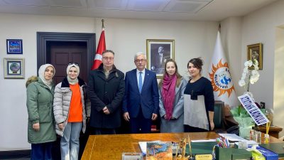 Atatürk İlkokulu Müdürü ve Okul Aile Birliği, Erdek Belediye Başkanı’nı