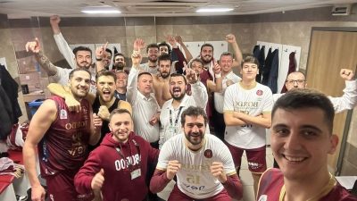 TB2L’nin 11’inci haftasında Effe Haznedar Doruk ile mücadele eden Bordo