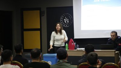 Burhaniye’de sıfır atık bilincinin yaygınlaştırılması amacıyla yapılan çalışmalar kapsamında seminler