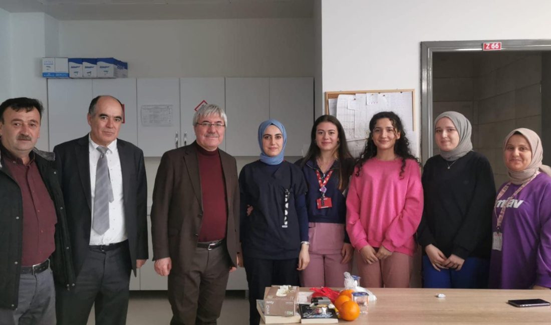 Başkan Cengiz’den hastane ziyareti İvrindi Belediye Başkanı Yusuf Cengiz, İvrindi Devlet Hastanesi’ni ziyaret ederek