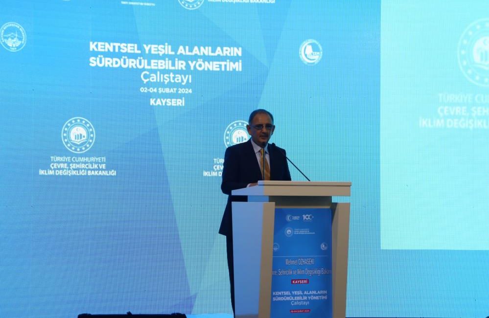 Çevre, Şehircilik ve İklim Değişikliği Bakanı Mehmet Özhaseki, deprem bölgelerinde
