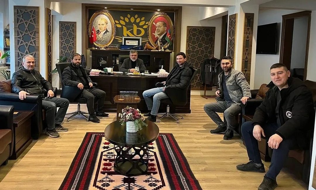 Kepsut’un mahalle muhtarları Kepsut Belediye Başkanı İsmail Cankul’a yeniden aday