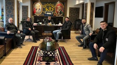 Kepsut’un mahalle muhtarları Kepsut Belediye Başkanı İsmail Cankul’a yeniden aday