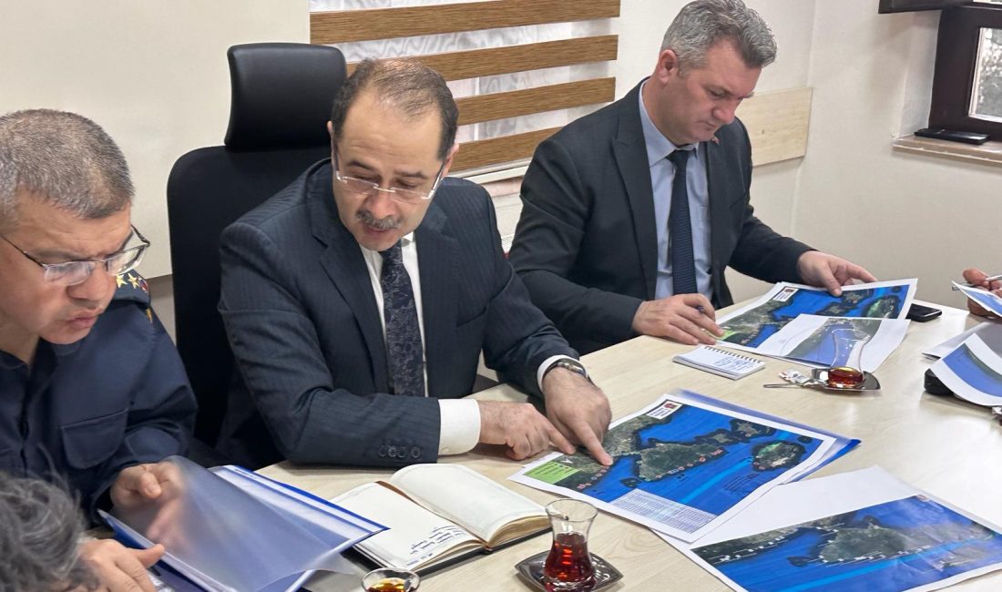 Kayıp mürettebat Bandırma Körfezi’nde aranıyor Bandırma Kaymakamlığı koordinasyonunda BATUHAN A isimli kayıp gemi mürettebatına ulaşmak