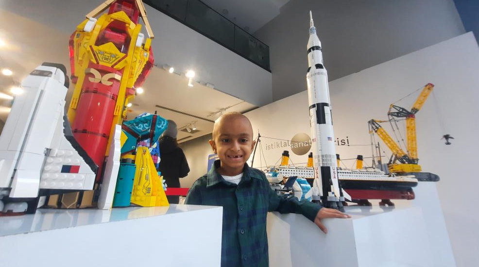 Lego yaparak kanserle mücadele etmeye başlayan 7 yaşındaki Kuzey Güvenç,