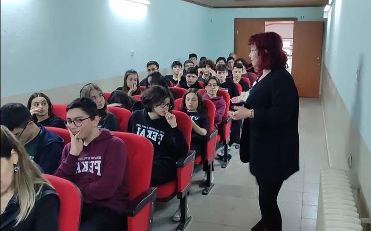 Karesi’de lise öğrencilerine kötü alışkanlıklardan korunulmasının ve sağlıklı beslenilmesinin insan
