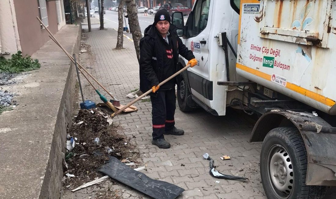 Karesi’de belediye ekipleri tarafından ilçe genelinde temizlik çalışması yapıldı. Karesi