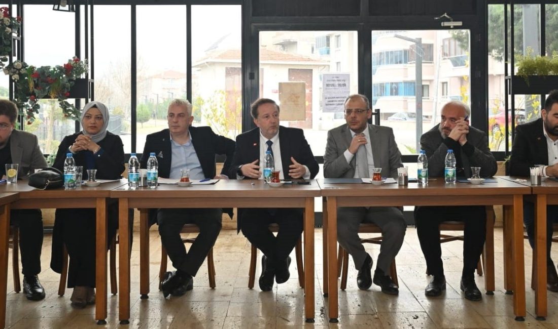 Karesi’de seçim çalışmaları masaya yatırıldı Karesi’nin gelişmesine ve eksikliklerinin tamamlanmasına yönelik yerel seçimlerde izlenecek çalışmalar