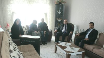 Susurluk Kaymakamı Muammer Köken, Susurluklu Kıbrıs Gazisini ziyaret ederek sohbet