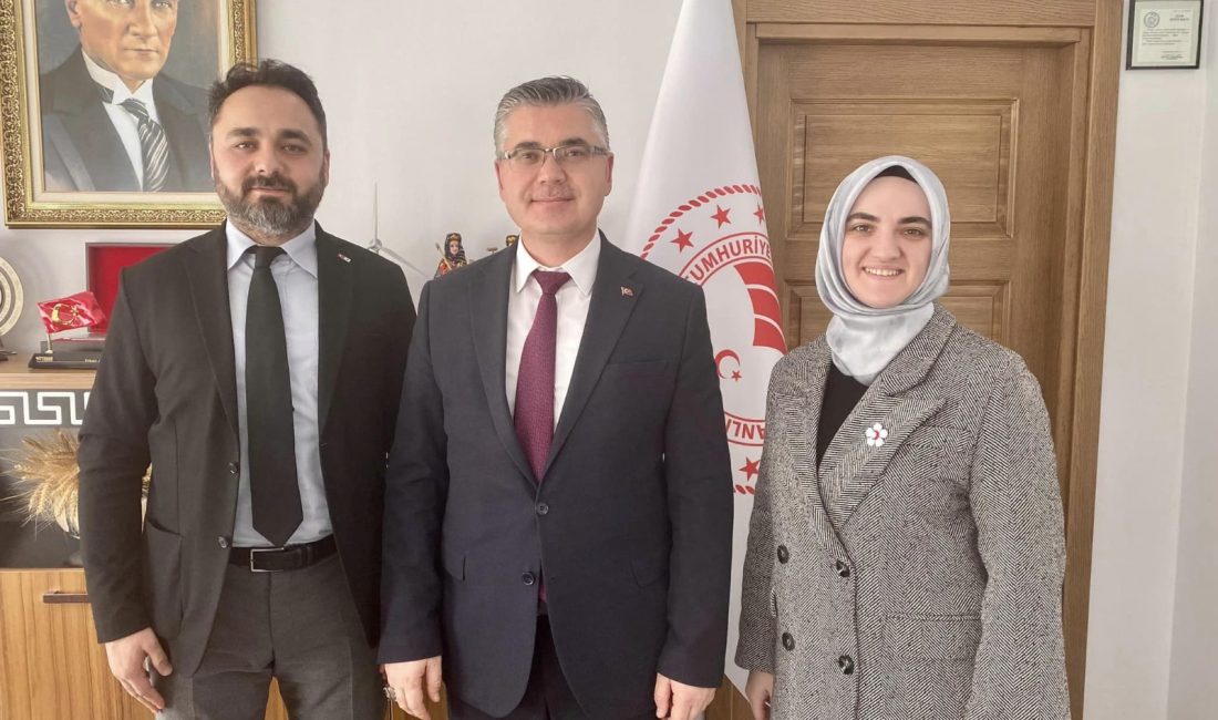 Kızılay Şube Başkanı’ndan, Alkan’a davet Balıkesir Kızılay Şube Başkanı, Balıkesir İl Tarım ve Orman Müdürü’ne