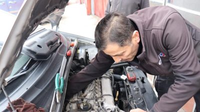 Eskişehir’de oto klima ustalığı yapan Ümit Kalan, kış aylarında hastalanmamak