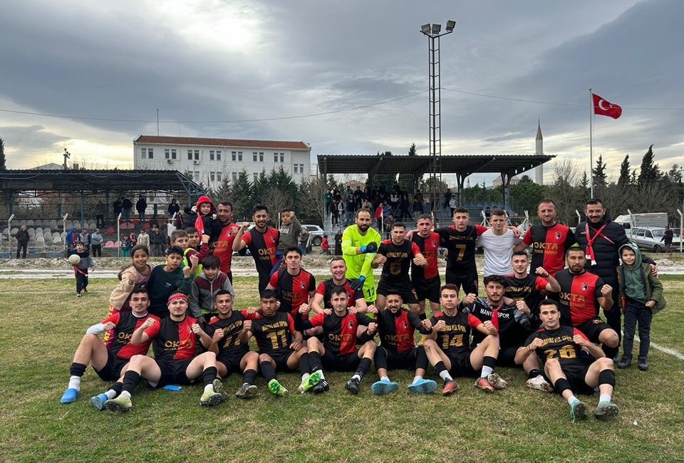 Manyas Belediyespor Süper Amatör Lig’de 1’inci Amatör Küme Marmara Grubu’nu 2’nci sırada tamamlayan Manyas Belediyespor