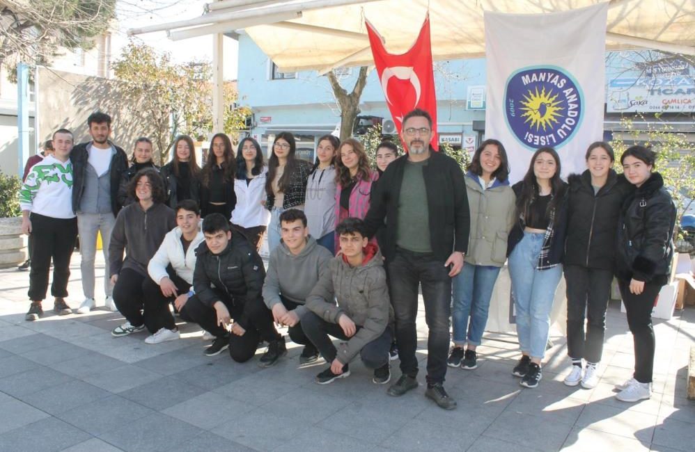 Manyas’tan Elbistan’a gönül hattı kuruldu Manyas Anadolu Lisesi depremzede vatandaşları unutmayarak onlar için bir sosyal